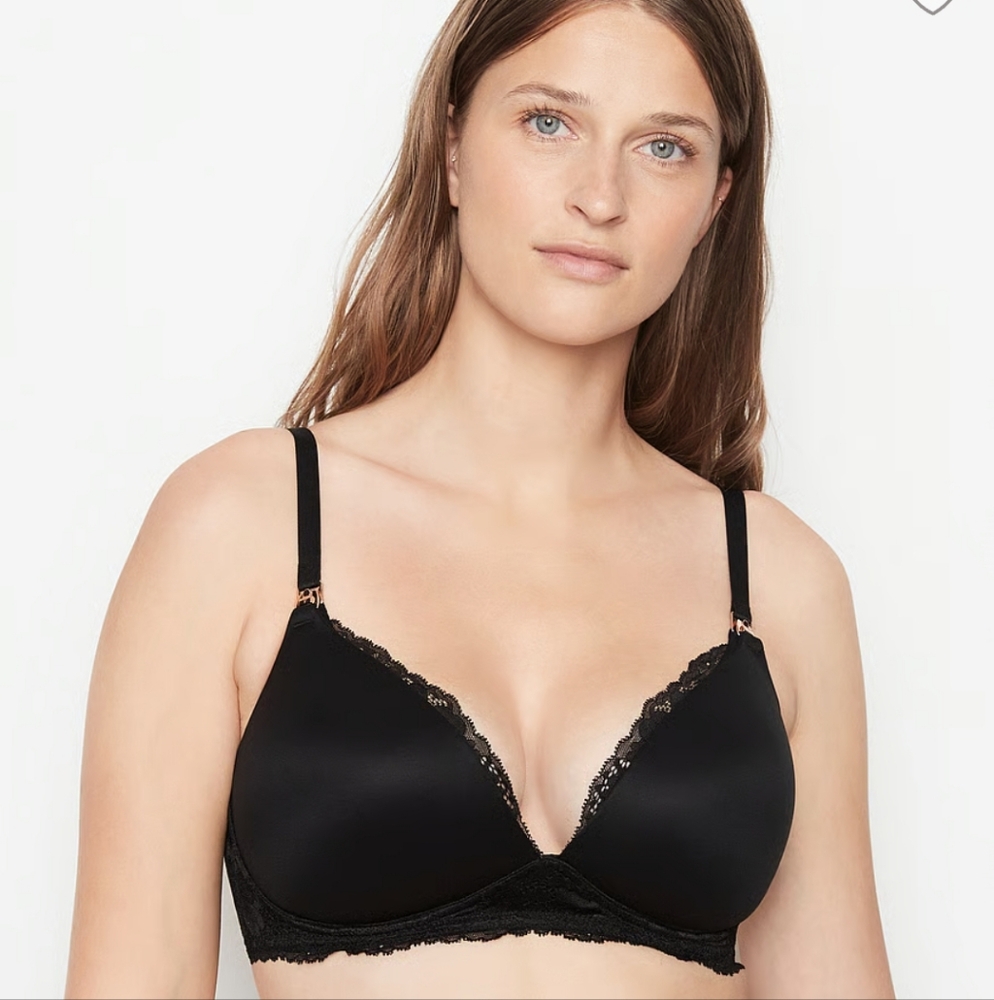 Victoria's Secret Lace Wing Wireless Nursing Bra Black Lace Trim 40C